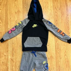 Nike boys sweatsuit